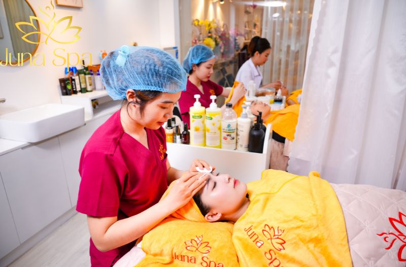 Khóa học chăm sóc da mặt cơ bản và chuyên sâu tại Juna Spa